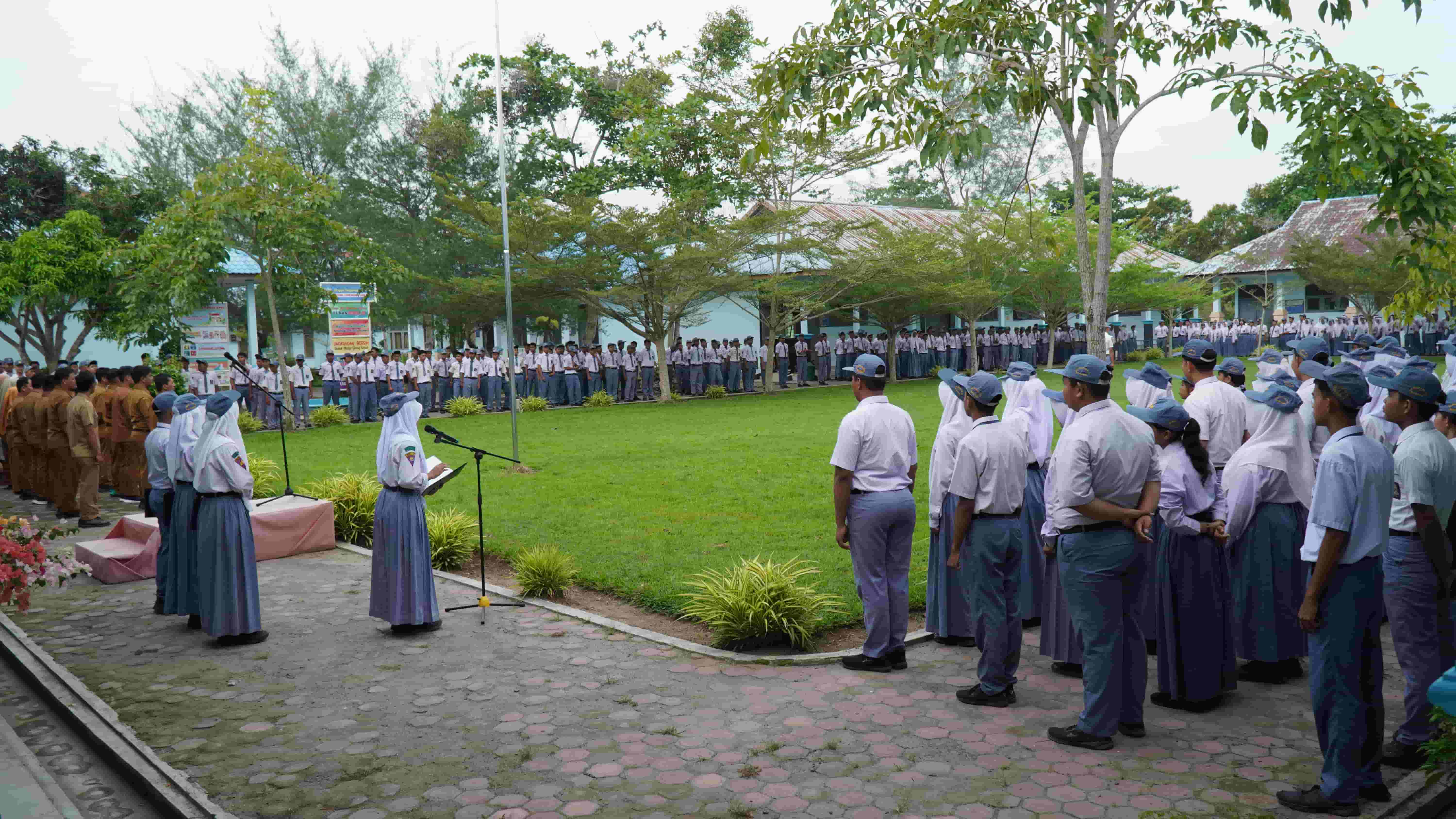 Lembaran Baru Usai Liburan: Ada Pesan Penting di Balik Upacara Perdana!