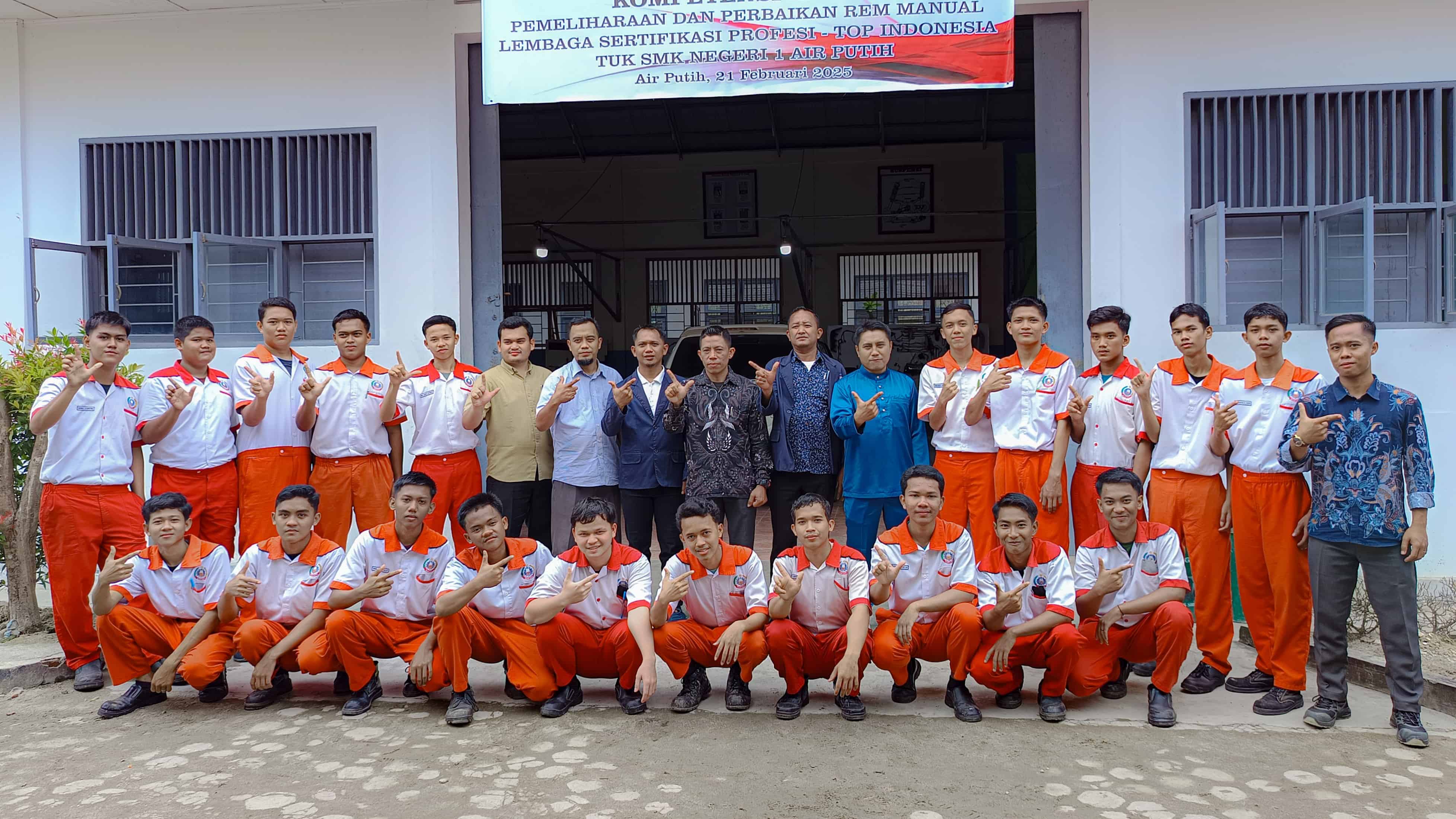 Uji Kompetensi Keahlian (UKK) TKRO SMK Negeri 1 Air Putih Bersama LSP TOP Indonesia